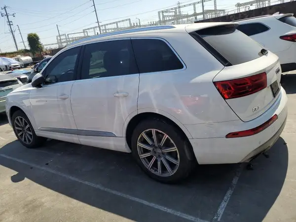WA1LAAF78HD023075 2017 AUDI Q7 - Image 2
