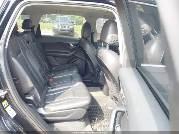 WA1LAAF78HD024548 2017 AUDI Q7 - Image 8