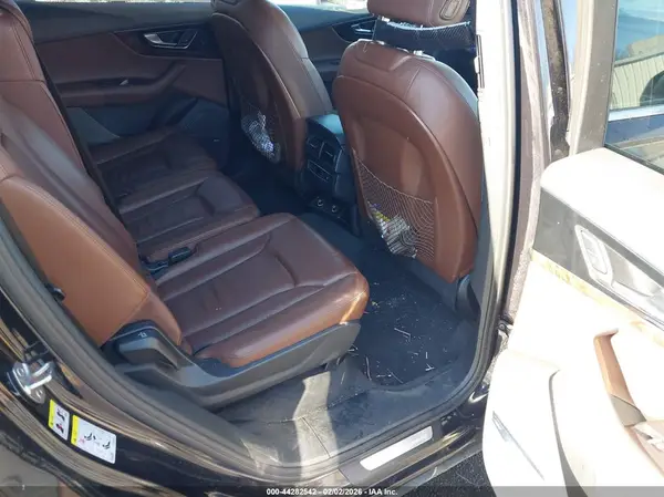 WA1LAAF78HD025196 2017 AUDI Q7 - Image 8