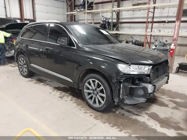 WA1LAAF78HD026784 2017 AUDI Q7 - Image 1
