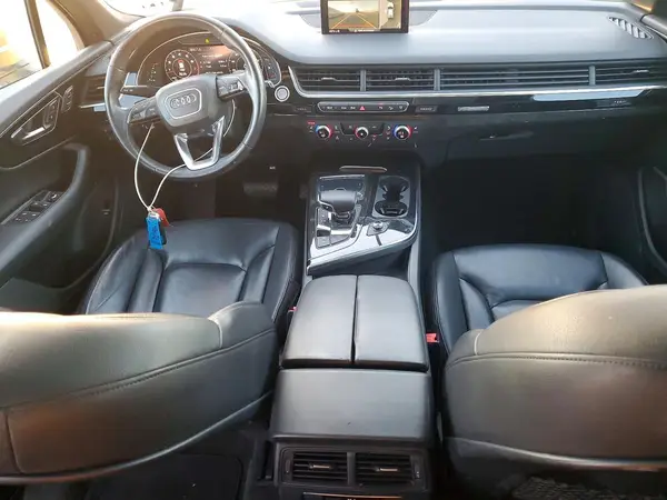 WA1LAAF78HD027577 2017 AUDI Q7 - Image 8