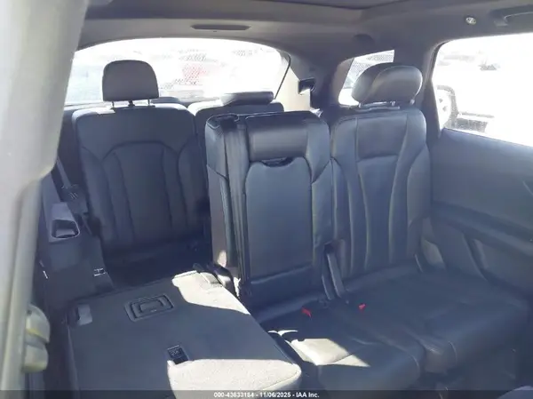 WA1LAAF78HD029927 2017 AUDI Q7 - Image 8