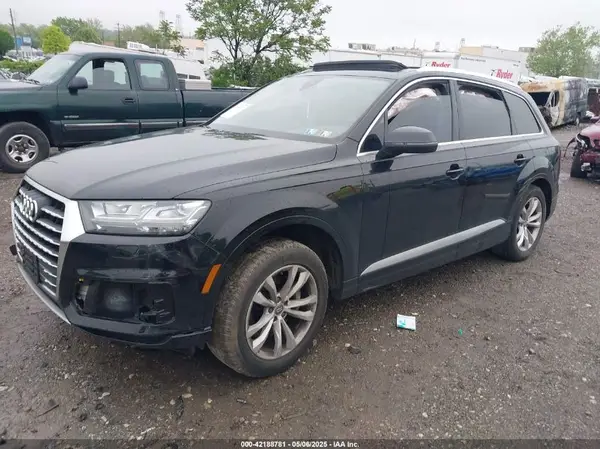 WA1LAAF78HD033413 2017 AUDI Q7 - Image 2