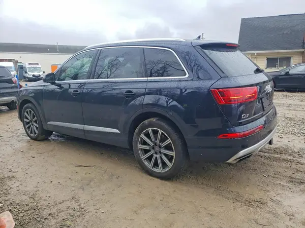 WA1LAAF78HD036053 2017 AUDI Q7 - Image 2