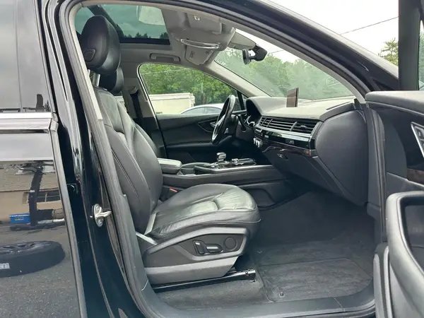 WA1LAAF78HD040460 2017 AUDI Q7 - Image 8
