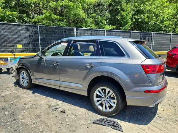 WA1LAAF78HD044394 2017 AUDI Q7 - Image 2