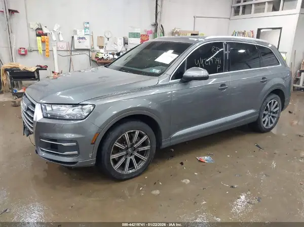 WA1LAAF78HD051393 2017 AUDI Q7 - Image 2