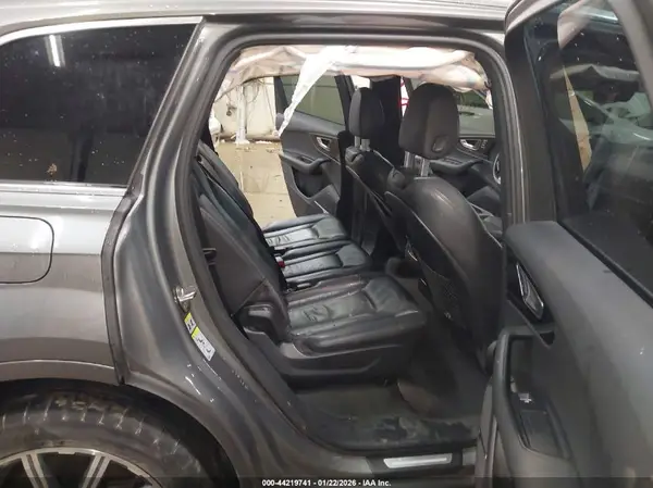 WA1LAAF78HD051393 2017 AUDI Q7 - Image 8