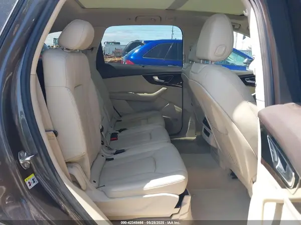 WA1LAAF78HD053483 2017 AUDI Q7 - Image 8