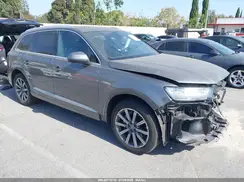 WA1LAAF78HD056447 2017 AUDI Q7