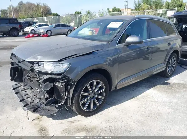 WA1LAAF78HD056447 2017 AUDI Q7 - Image 2