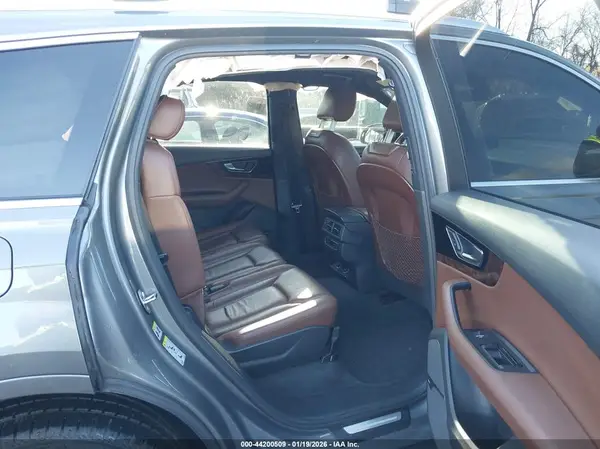 WA1LAAF78HD057727 2017 AUDI Q7 - Image 8
