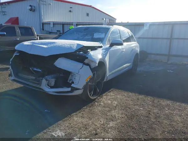 WA1LAAF78HD057937 2017 AUDI Q7 - Image 2