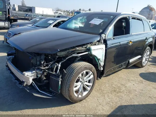 WA1LAAF78KD013573 2019 AUDI Q7 - Image 2