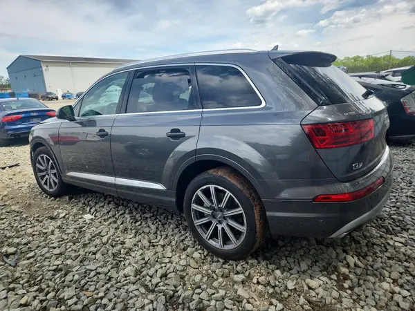 WA1LAAF78KD041695 2019 AUDI Q7 - Image 2