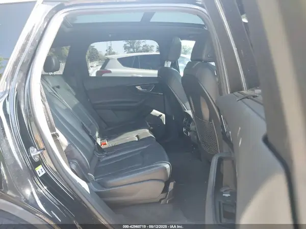 WA1LAAF79HD017947 2017 AUDI Q7 - Image 8