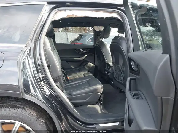 WA1LAAF79KD040040 2019 AUDI Q7 - Image 8