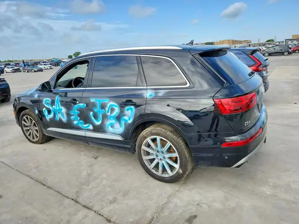 WA1LAAF7XKD011758 2019 AUDI Q7 - Image 2