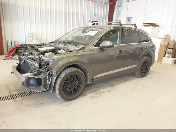 WA1LAAF7XKD045120 2019 AUDI Q7 - Image 2