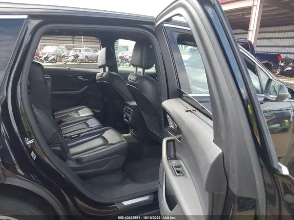 WA1LABF76KD016932 2019 AUDI Q7 - Image 8