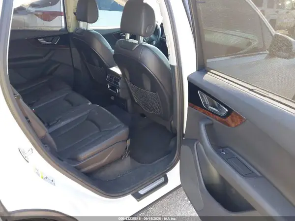 WA1LABF77HD036647 2017 AUDI Q7 - Image 8