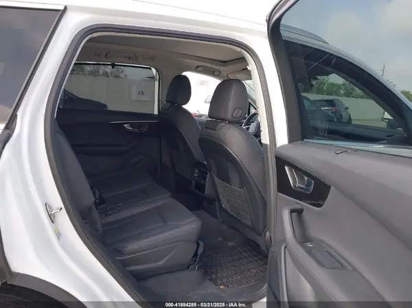 WA1LCBF70PD008021 2023 AUDI Q7 - Image 8