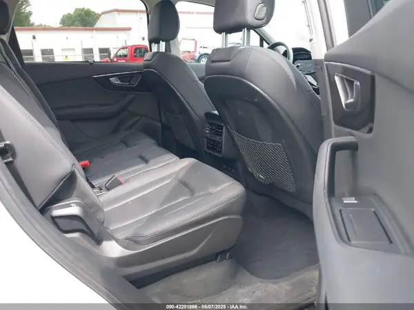 WA1LCBF71PD019481 2023 AUDI Q7 - Image 8
