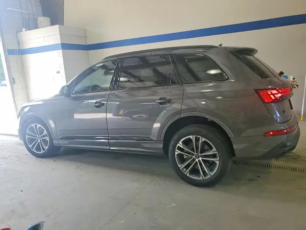 WA1LCBF71SD032580 2025 AUDI Q7 - Image 2