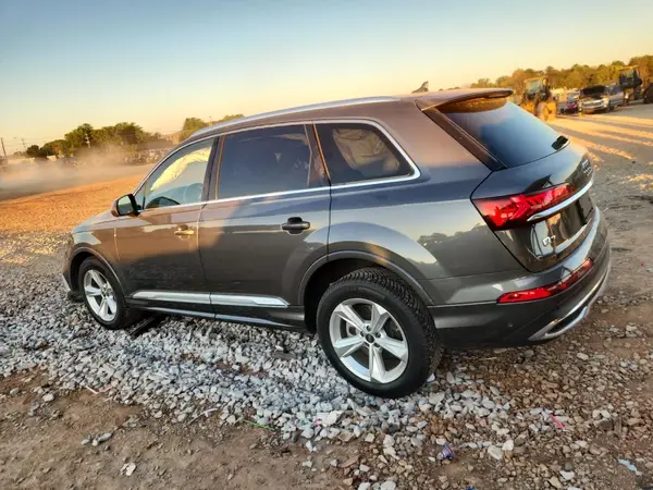 WA1LCBF75PD005504 2023 AUDI Q7 - Image 2