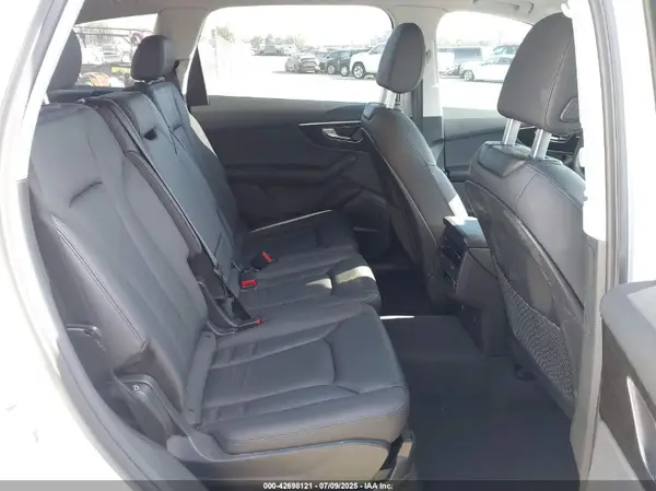 WA1LCBF76PD007018 2023 AUDI Q7 - Image 8