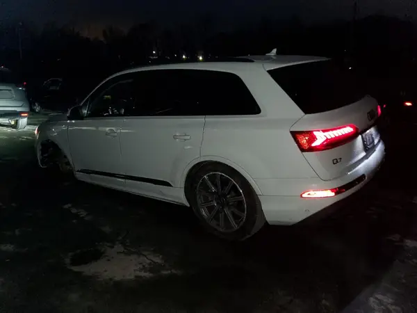 WA1LCBF76PD008282 2023 AUDI Q7 - Image 2