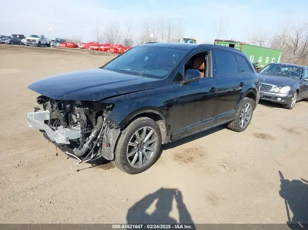 WA1LCBF77PD021834 2023 AUDI Q7 - Image 2