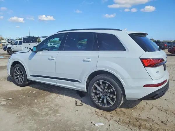 WA1LCBF79PD031104 2023 AUDI Q7 - Image 2