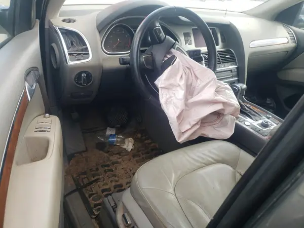 WA1LGAFE2FD007187 2018 AUDI Q7 - Image 8