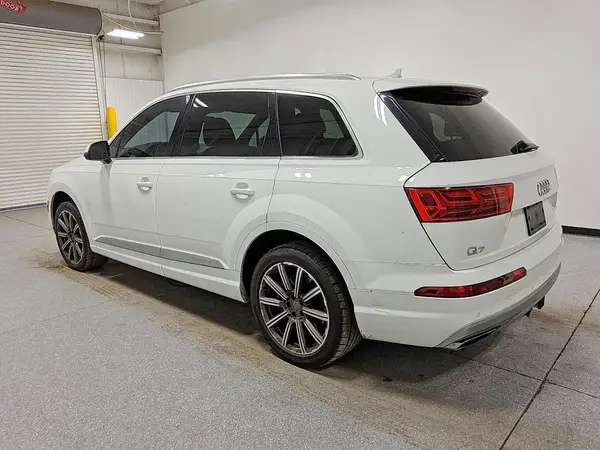 WA1LHAF70HD044594 2017 AUDI Q7 - Image 2