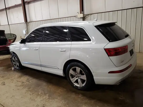 WA1LHAF70JD041975 2018 AUDI Q7 - Image 2