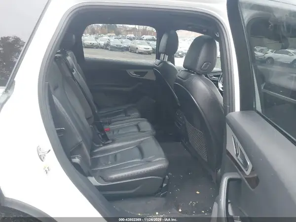WA1LHAF70JD042012 2018 AUDI Q7 - Image 8