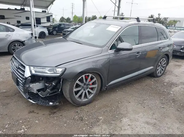 WA1LHAF70JD054404 2018 AUDI Q7 - Image 2