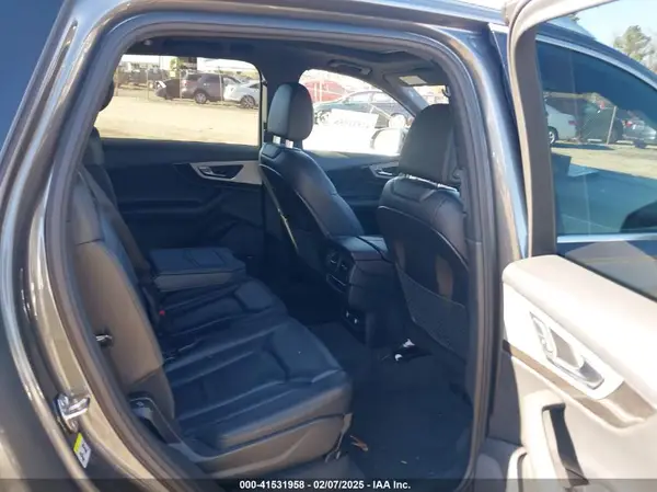 WA1LHAF70KD036597 2019 AUDI Q7 - Image 7