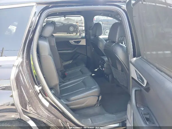 WA1LHAF70KD038060 2019 AUDI Q7 - Image 8