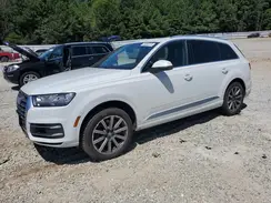 WA1LHAF70KD038527 2019 AUDI Q7