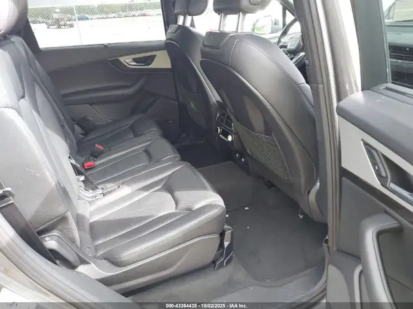 WA1LHAF70KD041959 2019 AUDI Q7 - Image 8