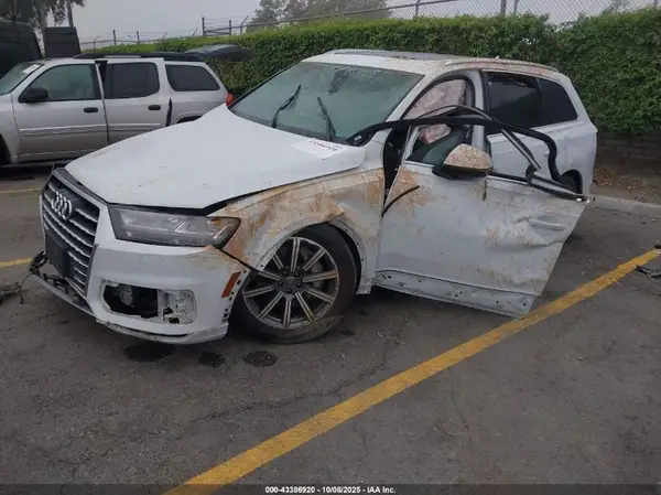 WA1LHAF71HD037587 2017 AUDI Q7 - Image 2