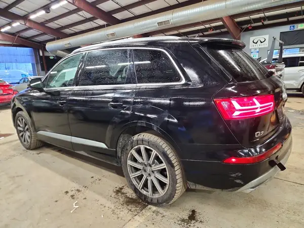 WA1LHAF72JD030590 2018 AUDI Q7 - Image 2