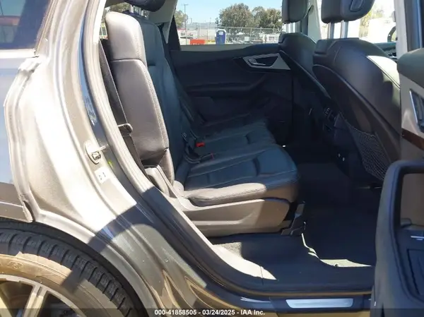 WA1LHAF72KD029439 2019 AUDI Q7 - Image 8