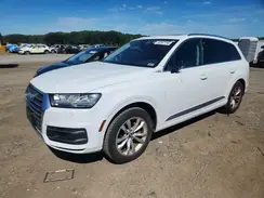 WA1LHAF72KD038044 2019 AUDI Q7