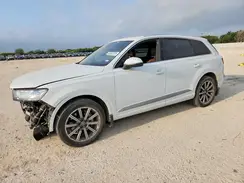 WA1LHAF72KD043695 2019 AUDI Q7