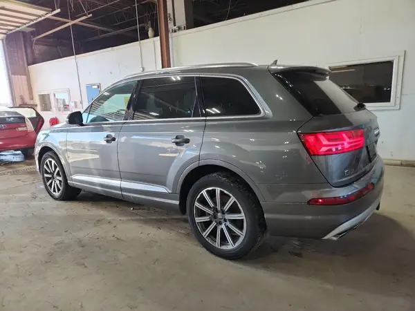 WA1LHAF73HD042368 2017 AUDI Q7 - Image 2