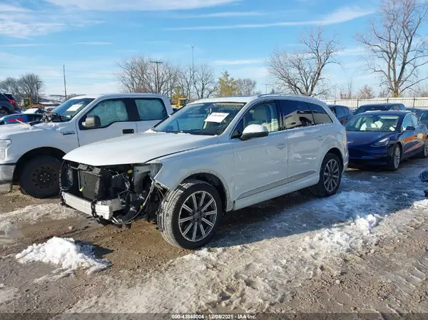 WA1LHAF73KD037940 2019 AUDI Q7 - Image 2