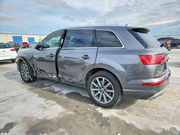 WA1LHAF73KD038988 2019 AUDI Q7 - Image 2